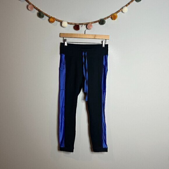 Fabletics Powerhold black and blue athletic crops - Picture 1 of 5